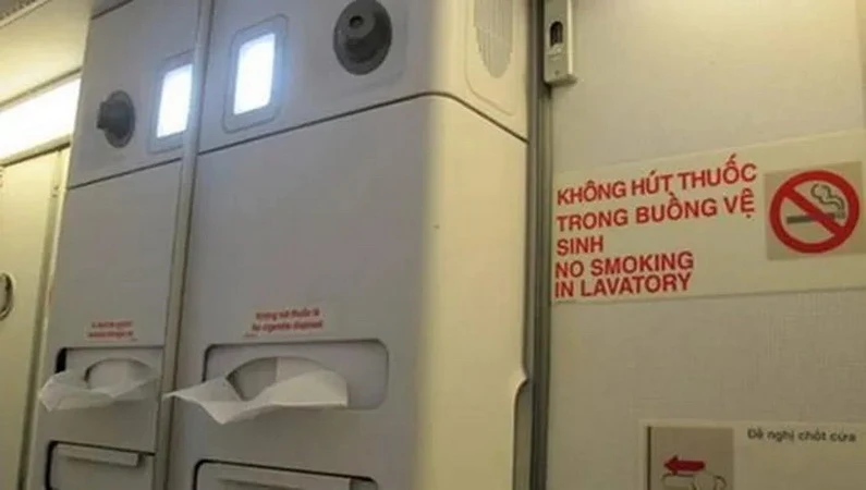 Tất cả các chuyến bay do các hãng hàng không Việt Nam khai thác hiện nay đều cấm hút thuốc lá.