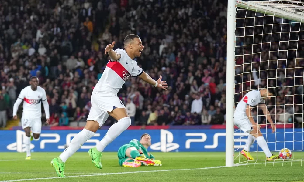 Mbappe lập cú đúp giúp PSG vùi dập Barcelona. (Nguồn: Getty Images)