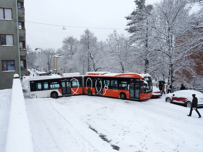 Giao thông ở Helsinki tê liệt vì tuyết rơi. (Nguồn: Helsinki Times)