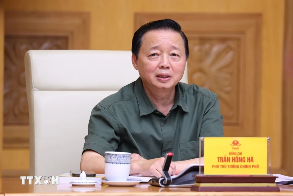 Phó Thủ tướng Trần Hồng Hà phát biểu chỉ đạo cuộc họp. (Ảnh: Văn Điệp/TTXVN)