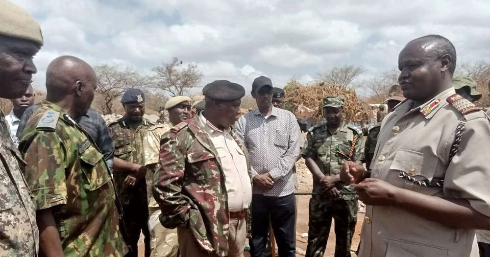 Lực lượng chức năng có mặt tại nơi xảy ra vụ sập mỏ. (Nguồn: Kenya News)
