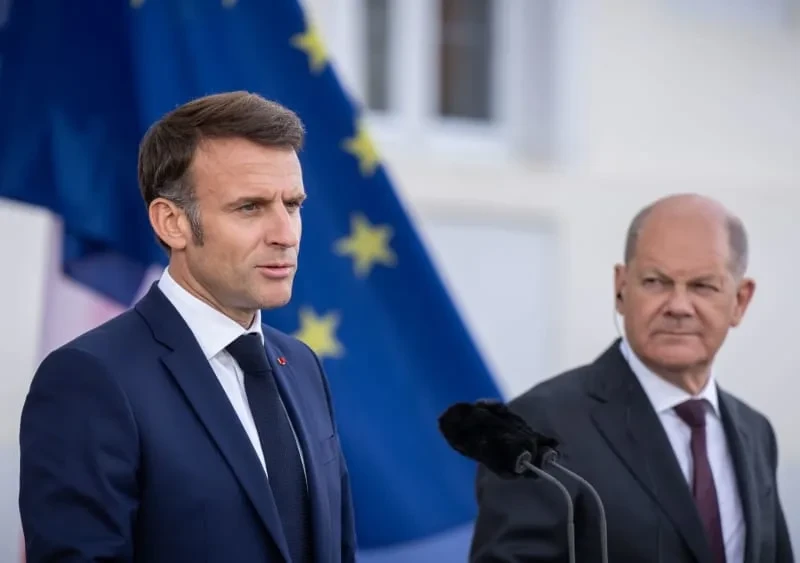 Tổng thống Pháp Emmanuel Macron và Thủ tướng Đức Olaf Scholz. (Nguồn: dpa)