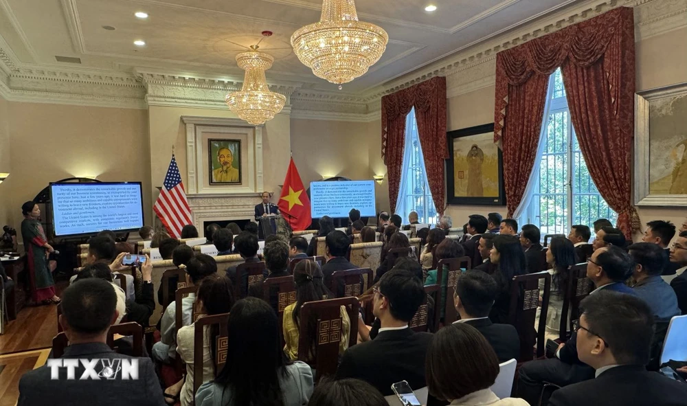 Toàn cảnh buổi tọa đàm kết nối doanh nghiệp Việt Nam do Đại sứ quán Việt Nam tại Mỹ tổ chức. (Ảnh: Kiều Trang/TTXVN)