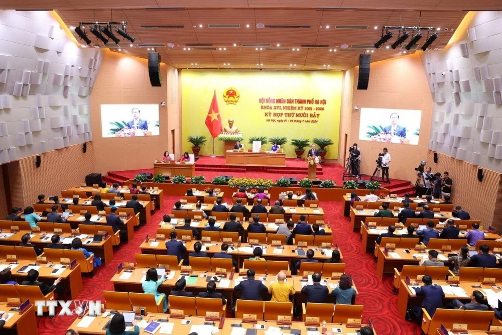 Toàn cảnh khai mạc Kỳ họp thứ 17 Hội đồng Nhân dân thành phố Hà Nội khóa XVI. (Ảnh: Văn Điệp/TTXVN)