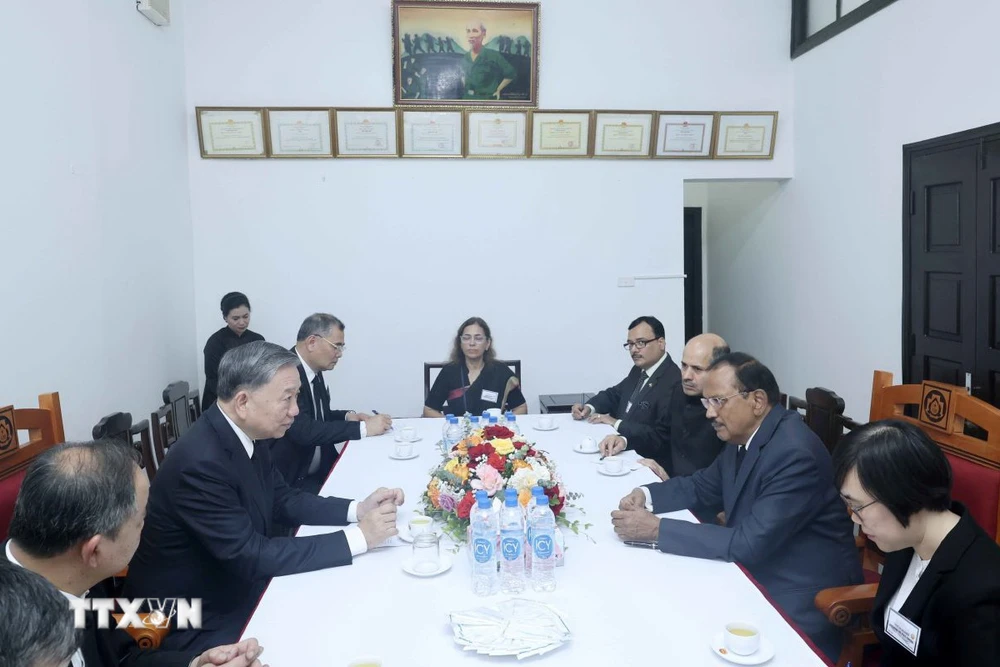 Chủ tịch nước Tô Lâm tiếp Cố vấn An ninh Quốc gia của Thủ tướng Ấn Độ Ajit Doval. (Ảnh: Nhan Sáng/TTXVN)