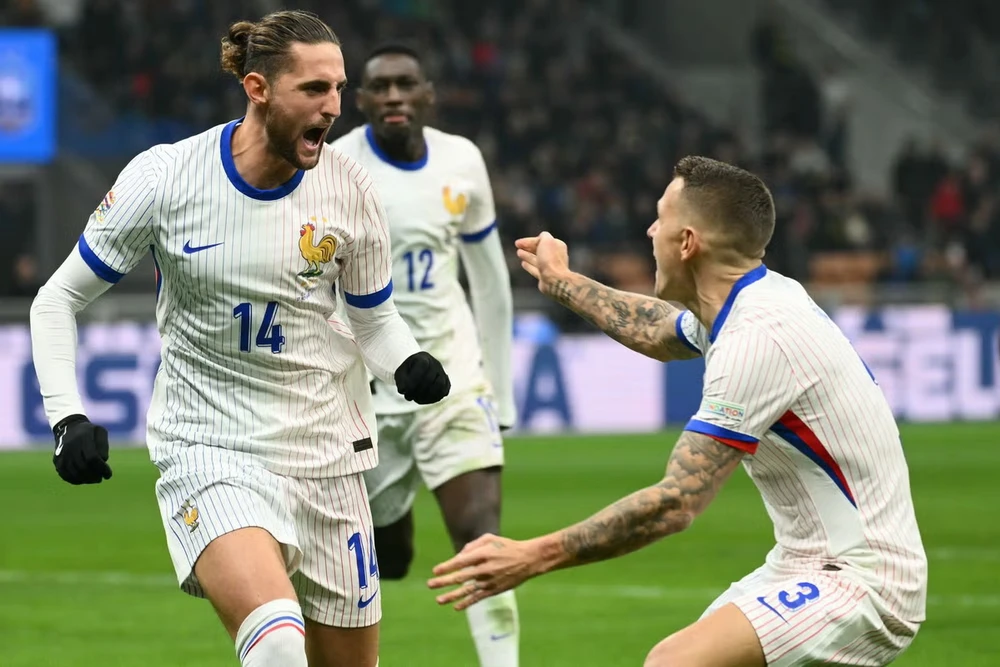 Rabiot (số 14) tỏa sáng giúp Pháp đánh bại Italy, giành ngôi nhất bảng. (Nguồn: Getty Images)