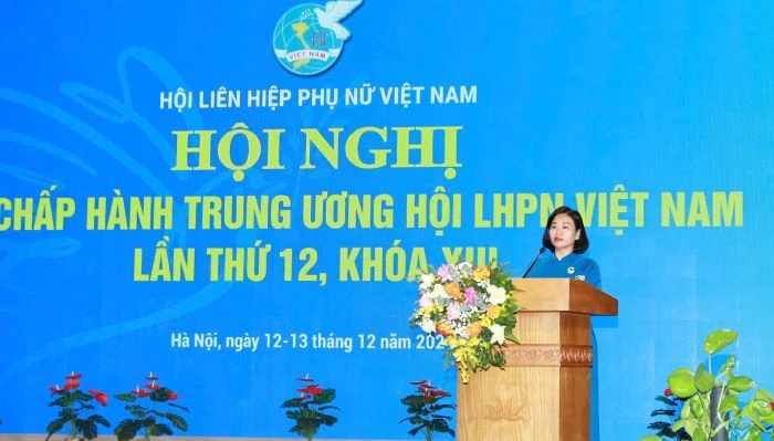 Ủy viên Ban chấp hành Trung ương Đảng, Chủ tịch Hội Liên hiệp phụ nữ Việt Nam Nguyễn Thị Tuyến phát biểu khai mạc Hội nghị.