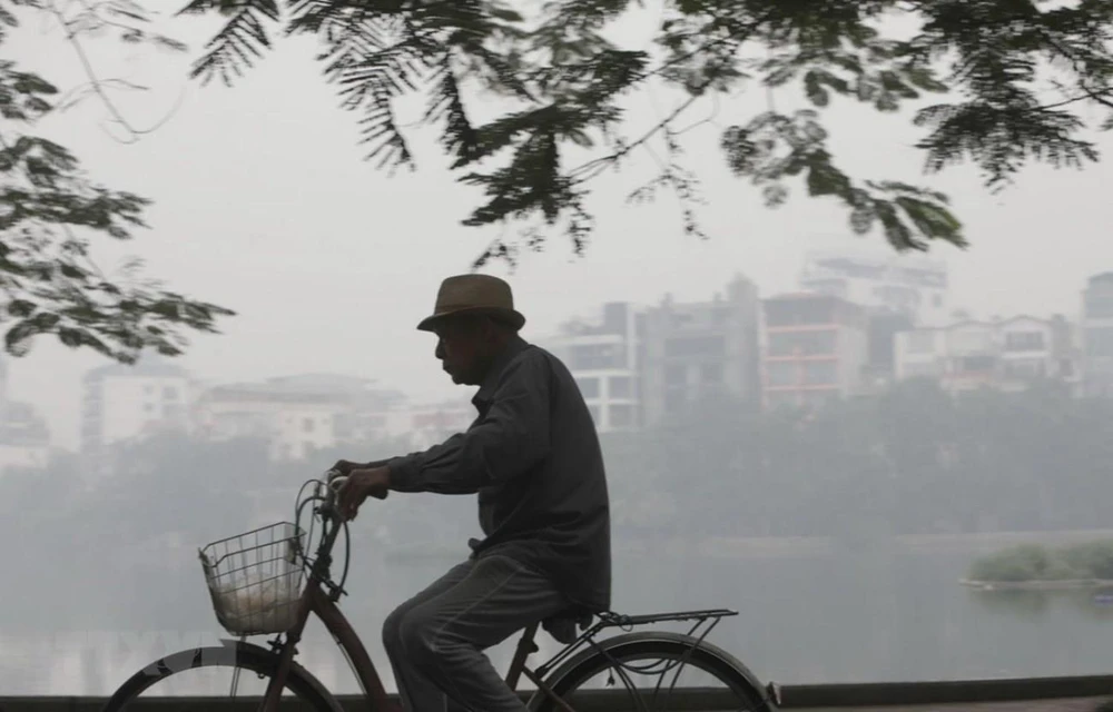 Ô nhiễm không khí tại Hà Nội vẫn ở mức không tốt cho sức khỏe. (Nguồn ảnh: TTXVN)