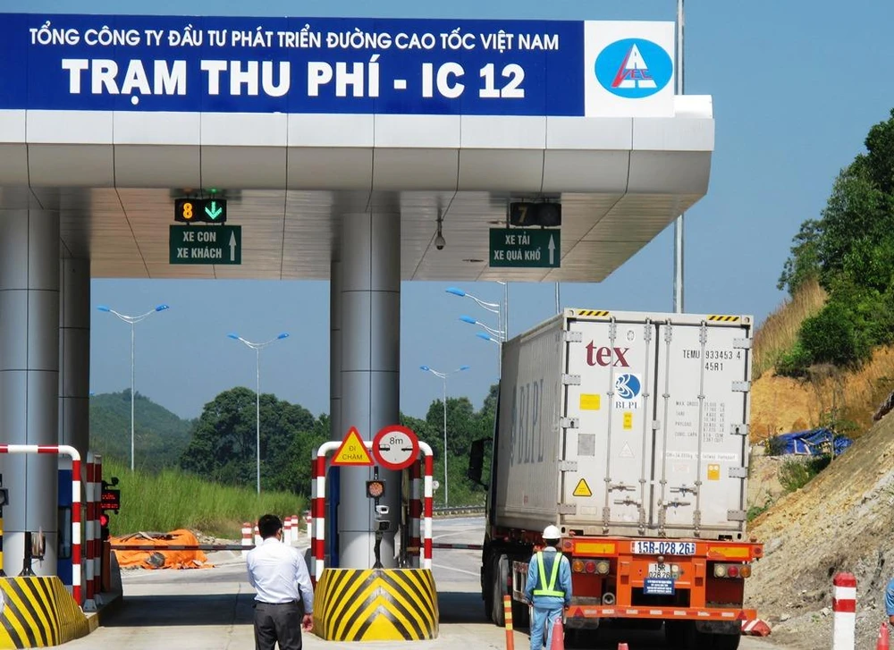 Một trạm thu phí trên tuyến đường cao tốc Nội Bài-Lào Cai. (Ảnh: Việt Hùng/Vietnam+)