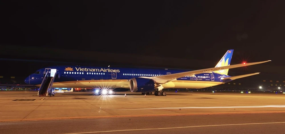 Máy bay Boeing 787-10 Dreamliner của Vietnam Airlines hạ cánh tại sân bay quốc tế Nội Bài. (Nguồn ảnh: VNA)
