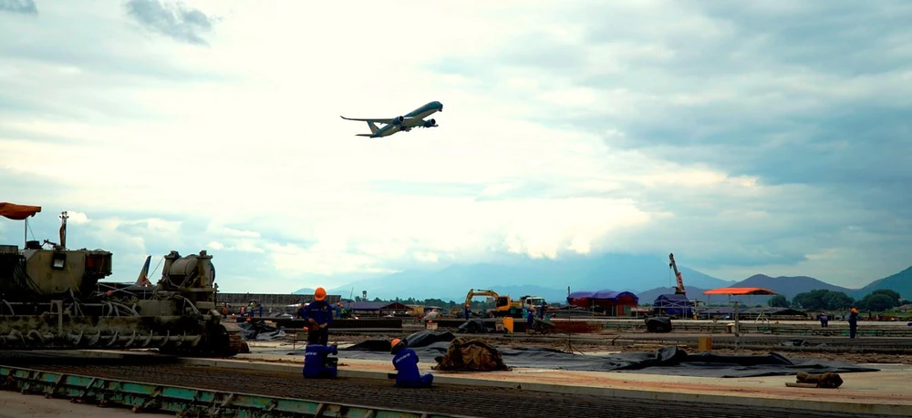 CIENCO4 từng tham gia thi công gói thầu sửa chữa đường cánh hạ cánh 1A tại sân bay Nội Bài. (Ảnh: Hồng Phương/Vietnam+)