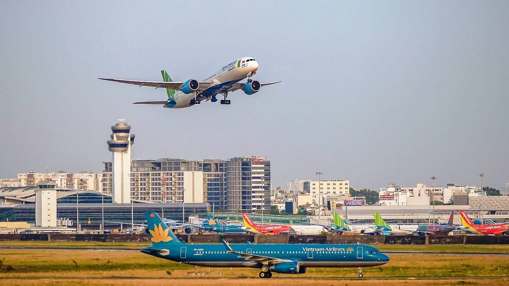 Các hãng hàng không đã khôi phục lại mạng đường bay nội địa sau khi kiểm soát tốt dịch COVID-19 tại Việt Nam. (Ảnh: CTV/Vietnam+)