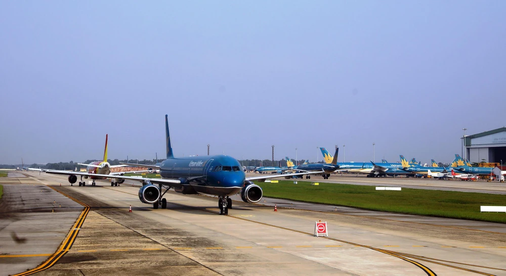 Hàng trăm chuyến bay đến khu vực Trung Bộ đã bị hủy do bão số 9. (Ảnh: CTV/Vietnam+)