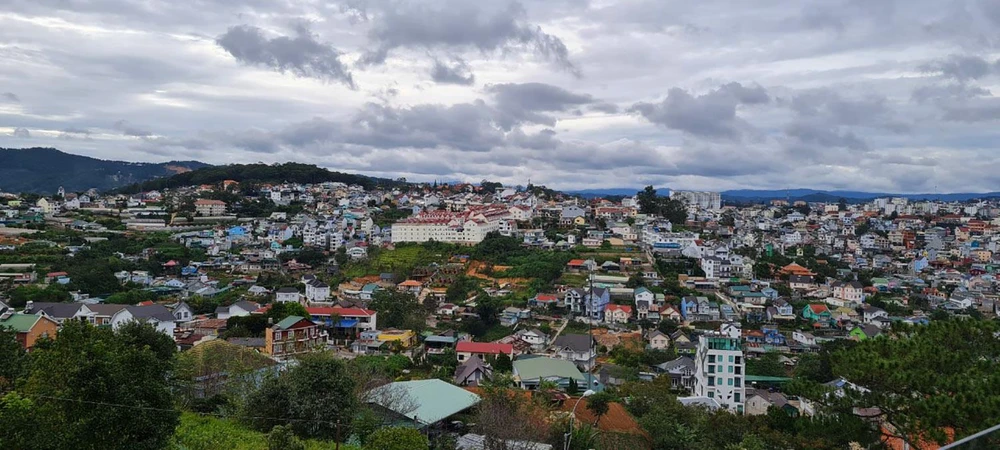 Trong bối cảnh du lịch quốc tế đóng băng, các điểm du lịch nội địa như Đà Lạt ngày càng được nhiều du khách tìm đến (Ảnh: CTV/Vietnam+)