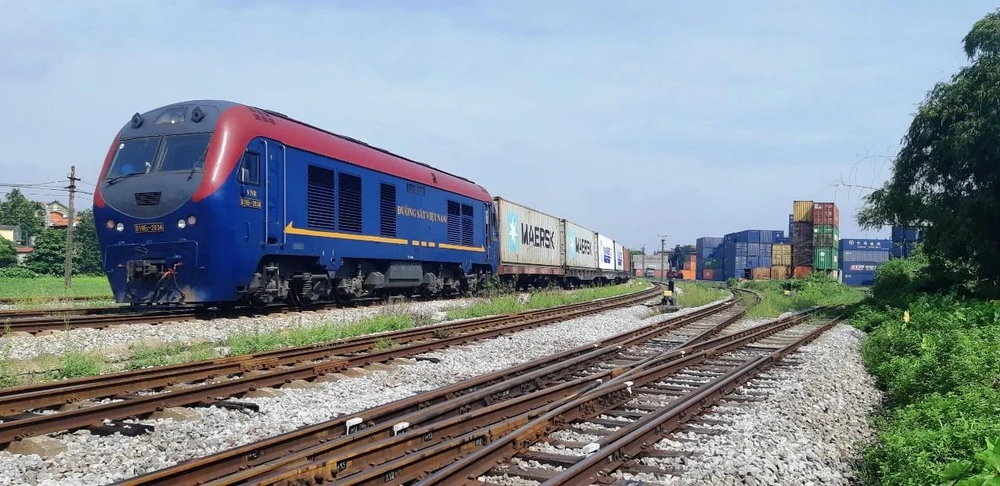 Đoàn tàu container đầu tiên từ Việt Nam sang Bỉ của ngành đường sắt. (Ảnh: CTV/Vietnam+)