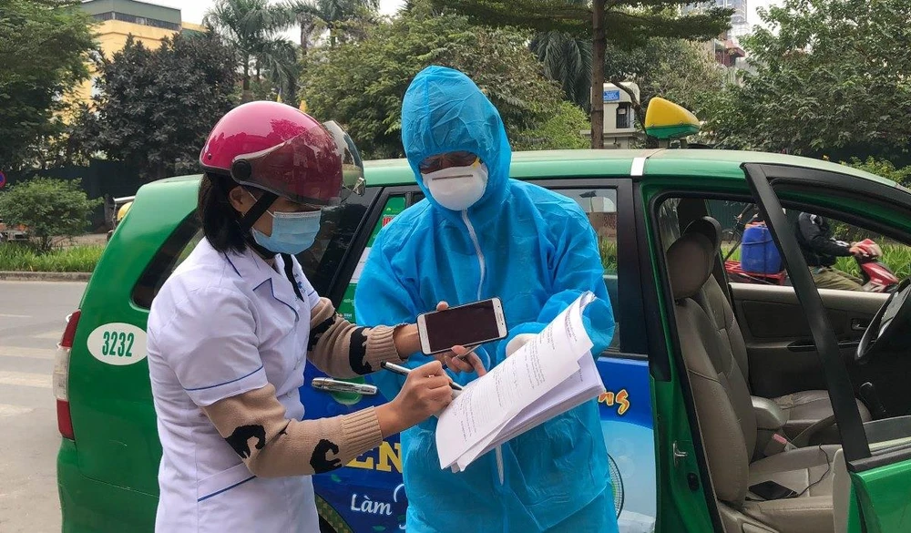 Taxi Mai Linh bố trí 102 xe riêng biệt chuyên chở bệnh nhân F0. (Ảnh: CTV/Vietnam+)
