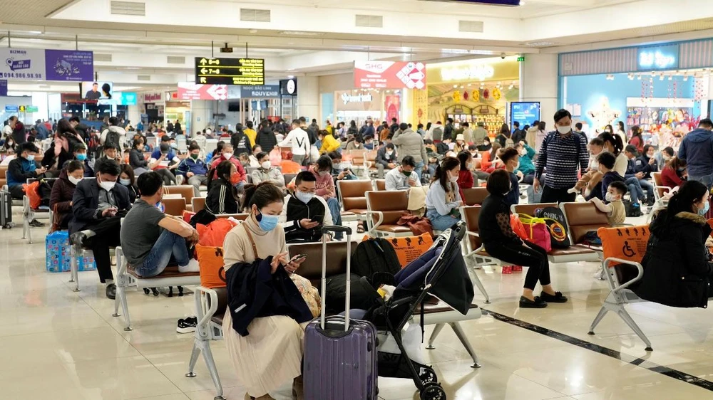 Hàng không dự kiến tăng hơn 250 chuyến bay đến sân bay Tân Sơn Nhất. (Ảnh: CTV/Vietnam+)