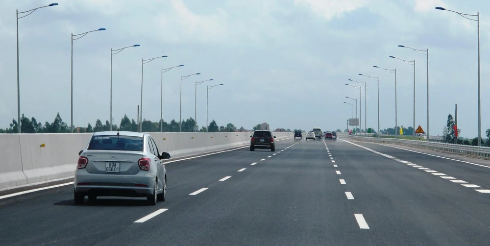 Đến năm 2030, nước ta sẽ hoàn thành 5.000km và năm 2050 mạng lưới đường bộ cao tốc dài khoảng 9.014km. (Ảnh: Việt Hùng/Vietnam+)