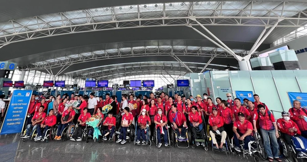 Vietnam Airlines đồng hành cùng đoàn thể thao ASEAN Para Games lần thứ 11. (Ảnh: CTV/Vietnam+)