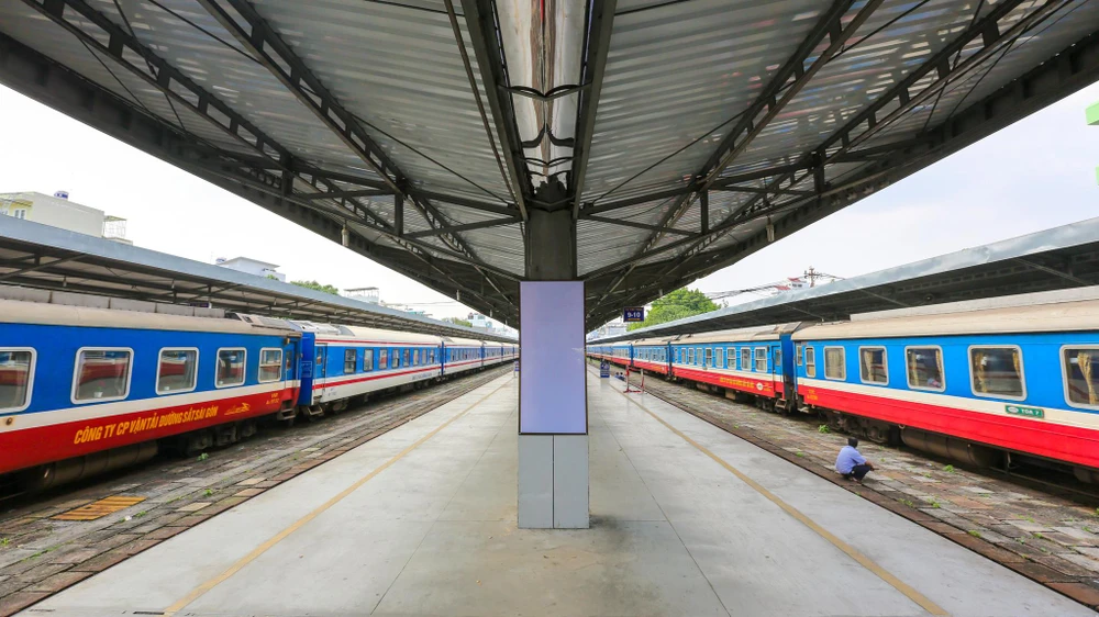 ngành đường sắt tiếp tục tổ chức thêm hàng chục chuyến tàu trong dịp Tết Nguyên đán. (Ảnh: Minh Sơn/Vietnam+)