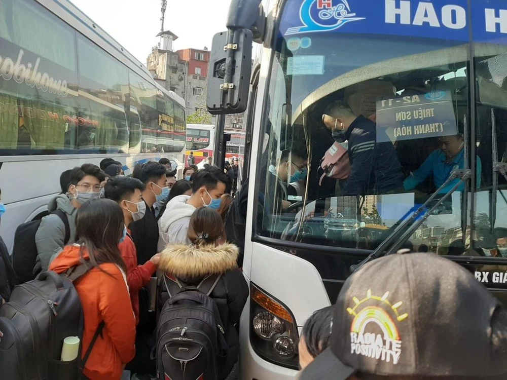 Hà Nội sẽ tăng cường gần 2.500 lượt xe trong dịp cao điểm Tết Nguyên đán Quý Mão 2023 nhằm đáp ứng nhu cầu đi lại của hành khách. (Ảnh: Việt Hùng/Vietnam+)