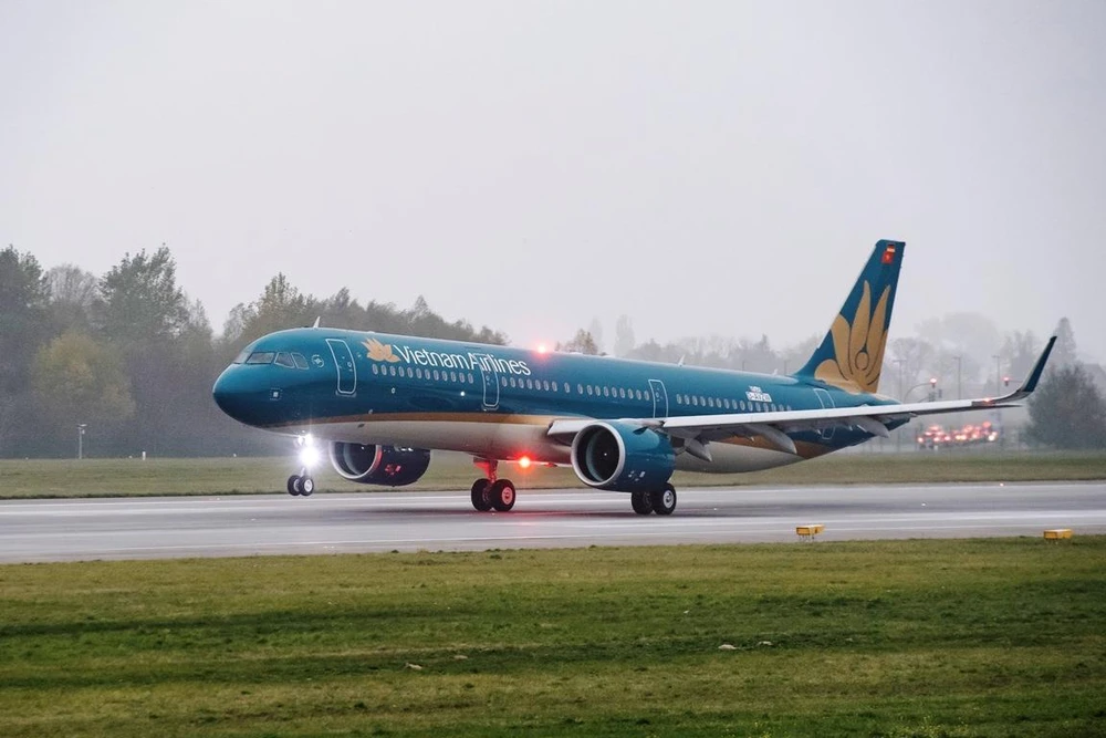 Vietnam Airlines hủy các chuyến bay đi, đến Côn Đảo, Tuy Hòa do thời tiết xấu. (Ảnh: CTV/Vietnam+)