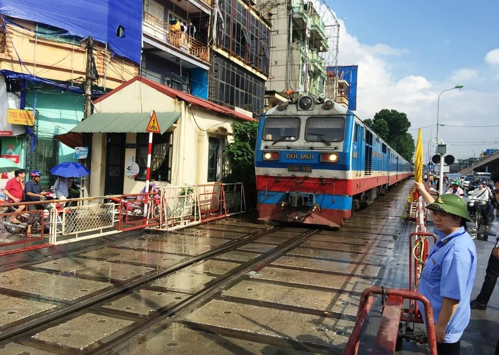 Ngành đường sắt có hàng nghìn toa xe và đầu máy có niên hạn sử dụng hàng chục năm. (Ảnh: Việt Hùng/Vietnam+)