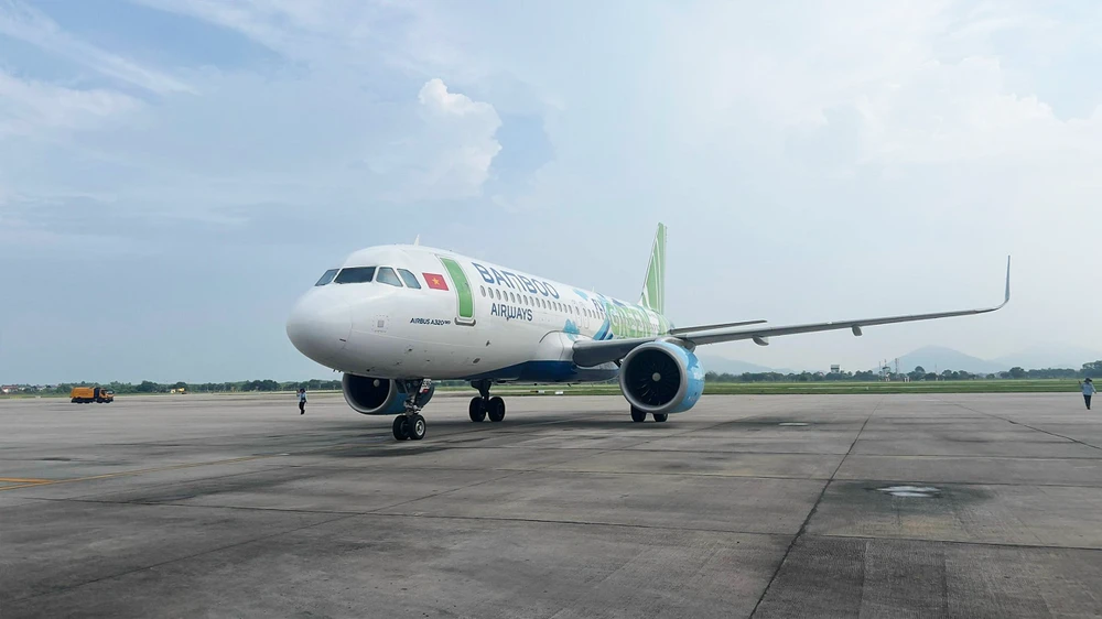 Dòng máy bay Airbus A320NEO của Bamboo Airways khai thác đường bay thẳng đầu tiên kết nối Hà Nội-Lệ Giang. (Ảnh: PV/Vietnam+)