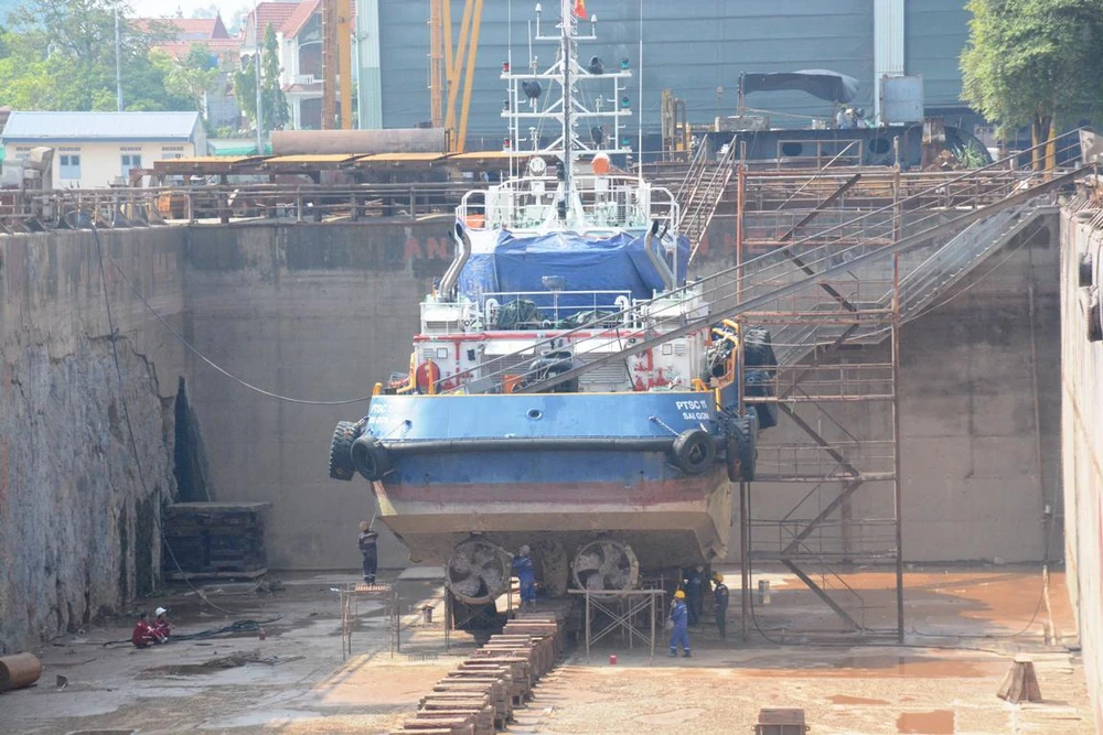 Lượng đơn hàng đóng tàu mới dồi dào khi nhu cầu vận tải biển tăng và phục hồi so với thời kỳ trước đại dịch COVID-19. (Ảnh: Việt Hùng/Vietnam+)