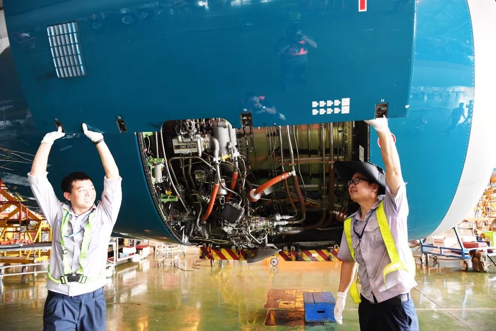 Vietnam Airlines khẳng định nỗ lực nắm bắt công nghệ mới, phát triển năng lực và hạ tầng sửa chữa, bảo dưỡng máy bay, góp phần đưa Việt Nam trở thành trung tâm bảo dưỡng trong khu vực. (Ảnh: CTV/Vietnam+)