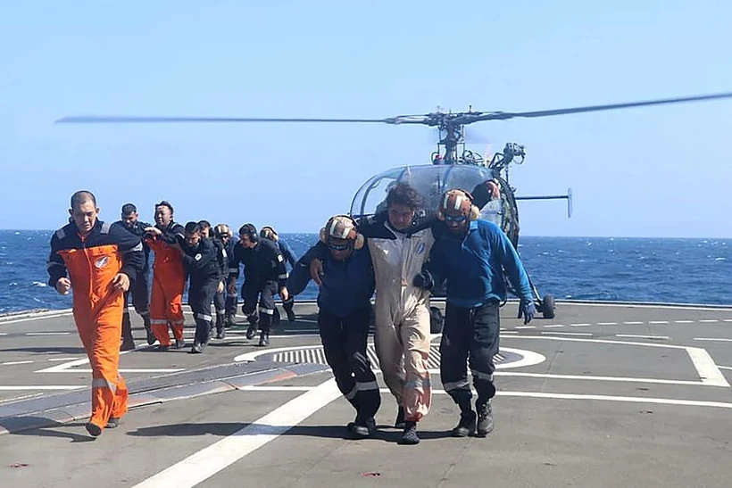 Sớm đưa các thuyền viên Việt về nước sau khi tàu hàng bị tấn công ở Biển Đỏ  | Vietnam+ (VietnamPlus)