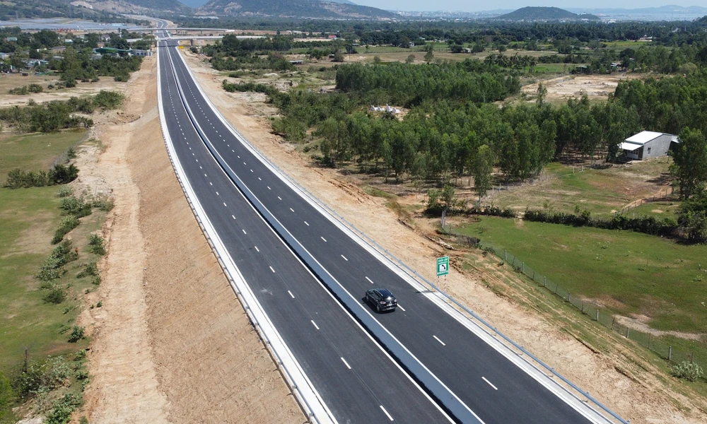 Một đoạn tuyến Cao tốc Bắc-Nam được đưa vào vận hành và khai thác. (Ảnh: PV/Vietnam+)