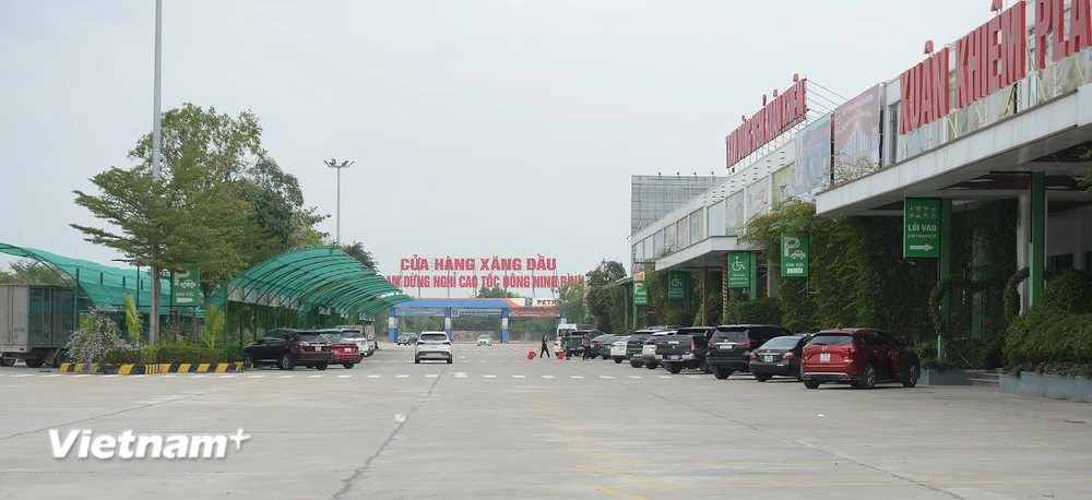 Trạm dừng nghỉ Xuân Khiêm trên tuyến Cao tốc Cao Bồ-Mai Sơn đoạn qua tỉnh Ninh Bình. (Ảnh; Việt Hùng/Vietnam+)