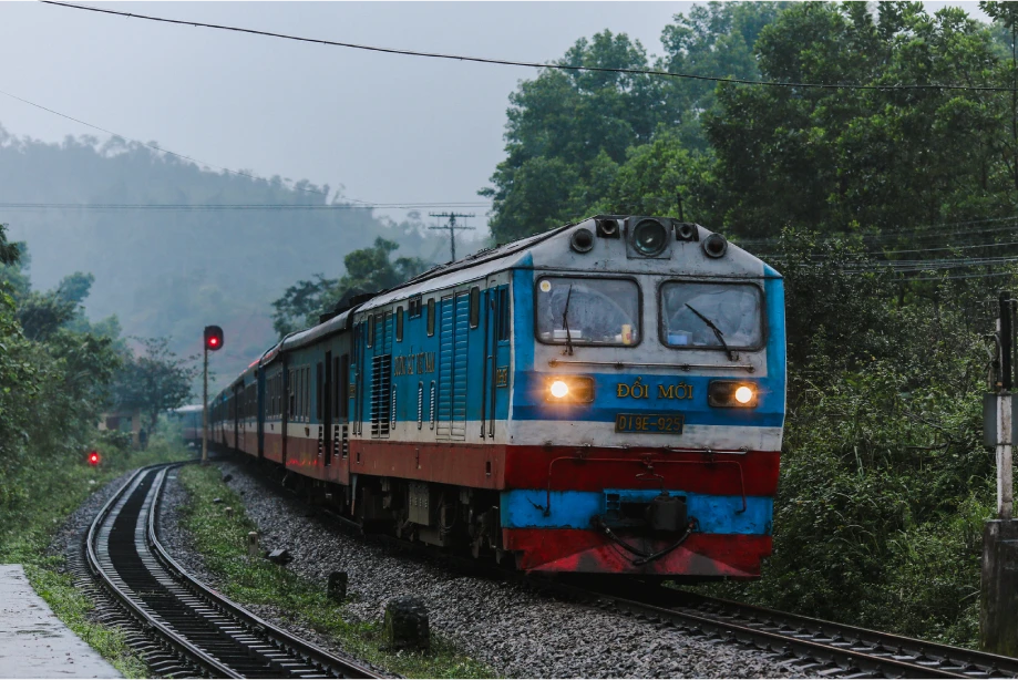 Đoàn tàu của Tổng công ty Đường sắt Việt Nam. (Ảnh: Minh Sơn/Vietnam+)