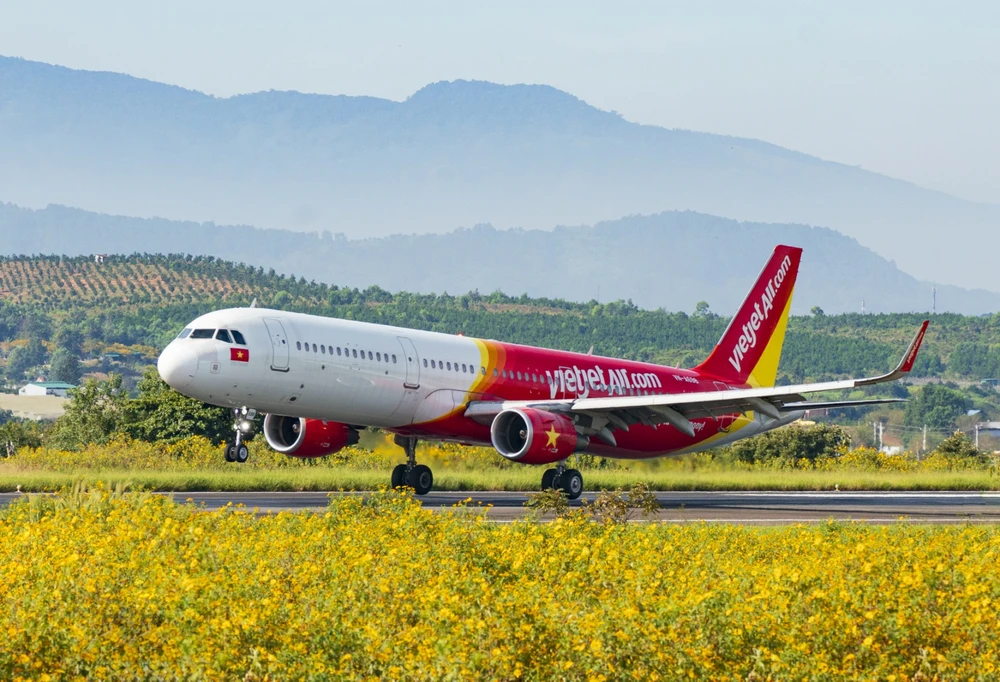 Máy bay của Hãng hàng không Vietjet hạ cánh tại Sân bay Liên Khương (tỉnh Lâm Đồng). (Ảnh: PV/Vietnam+)