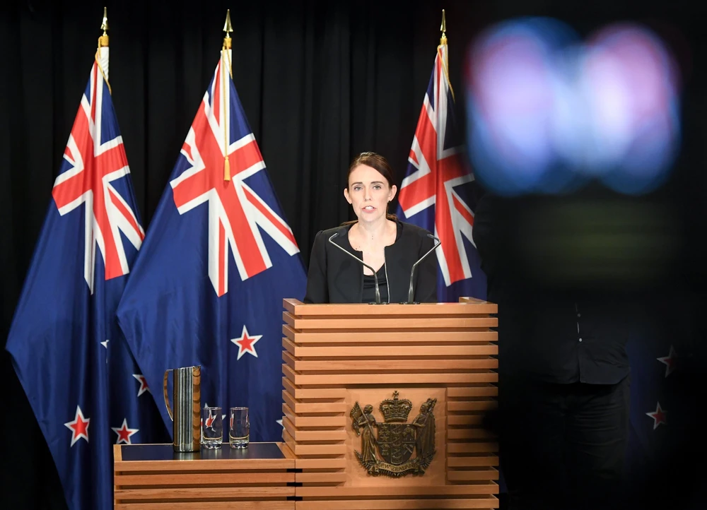 Thủ tướng New Zealand Jacinda Ardern tại cuộc họp báo ở Wellington. (Ảnh: THX/TTXVN) 