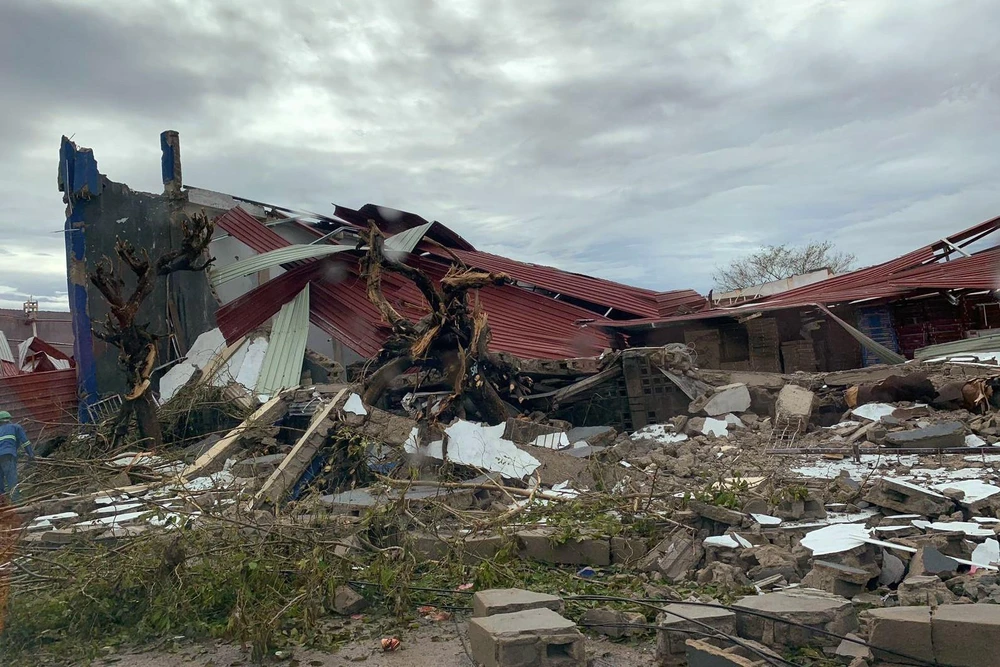 Cảnh đổ nát sau bão Idai tại khu vực Beira, Mozambique, ngày 18/3/2019. (Ảnh: AFP/TTXVN) 