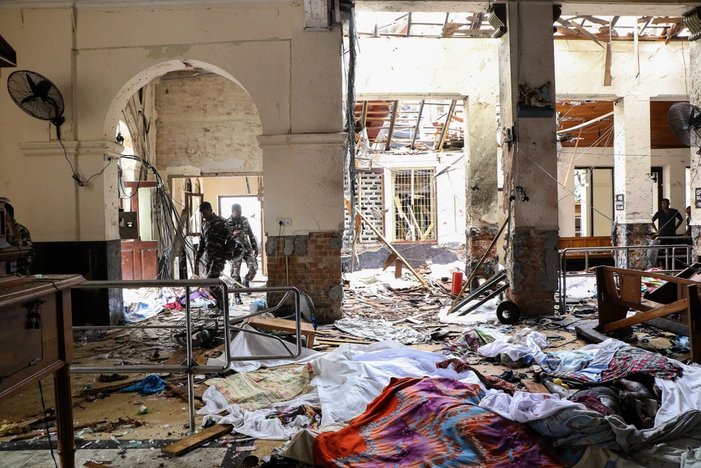 Hiện trường vụ nổ tại nhà thờ St. Anthony ở Kochchikade, Colombo, Sri Lanka, ngày 21/4/2019. (Ảnh: AFP/ TTXVN)