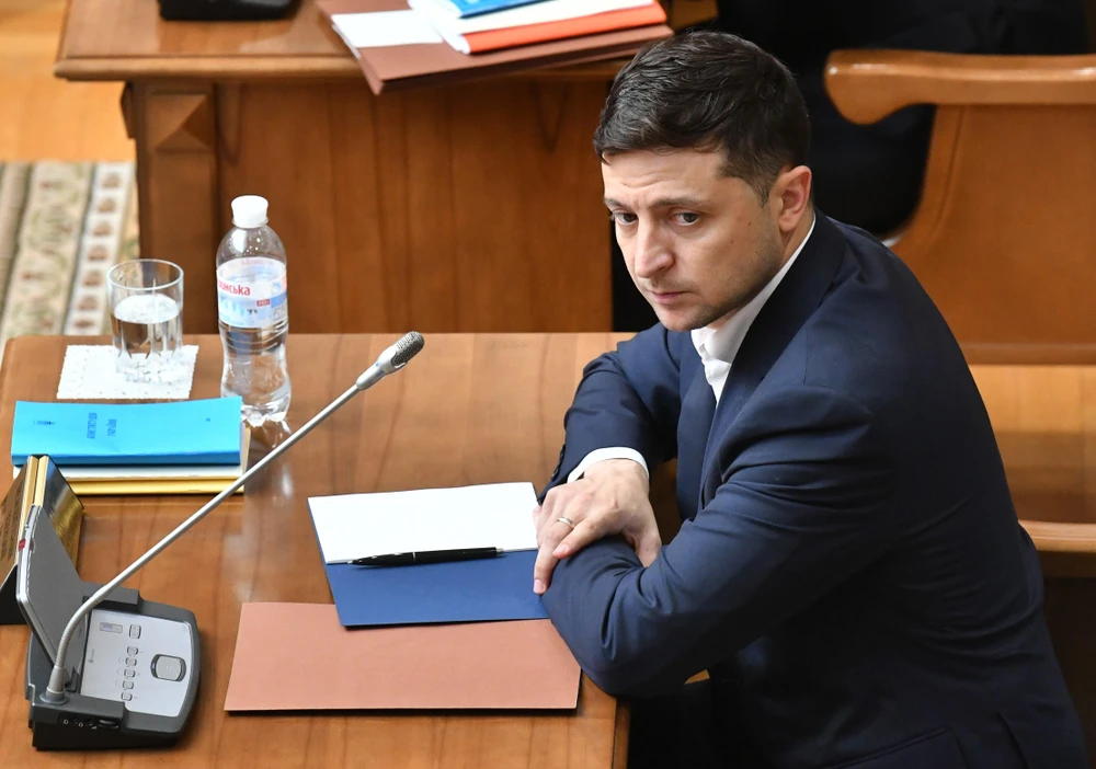 Tổng thống Ukraine Volodymyr Zelensky tại phiên họp của Tòa án Hiến pháp ở Kiev ngày 11/6/2019. (Ảnh: AFP/TTXVN)