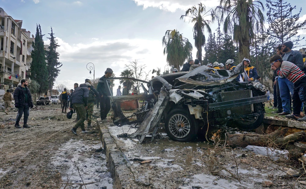 Hiện trường một vụ đánh bom ở Idlib, Syria, ngày 18/2/2019. (Ảnh: AFP/ TTXVN)