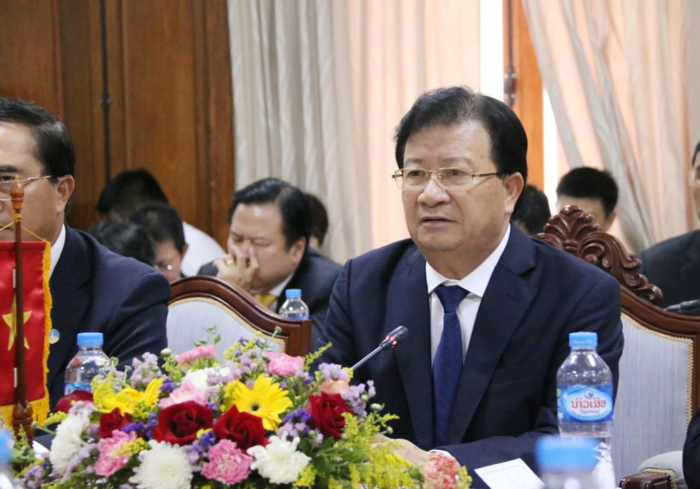 Phó Thủ tướng Trịnh Đình Dũng phát biểu tại buổi làm việc với Phó Chủ tịch Quốc hội Lào Somphan Phengkhammi về Dự án xây nhà Quốc hội mới của Lào. (Ảnh: Xuân Tú/TTXVN)
