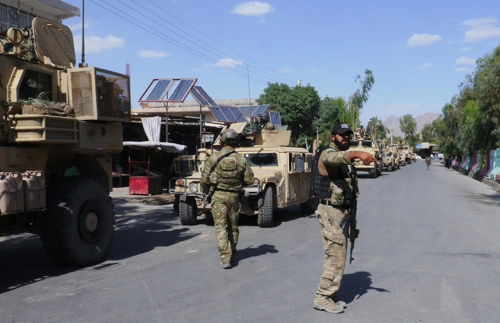Lực lượng an ninh Afghanistan trong chiến dịch truy quét Taliban tại Farah. (Ảnh: AFP/ TTXVN)