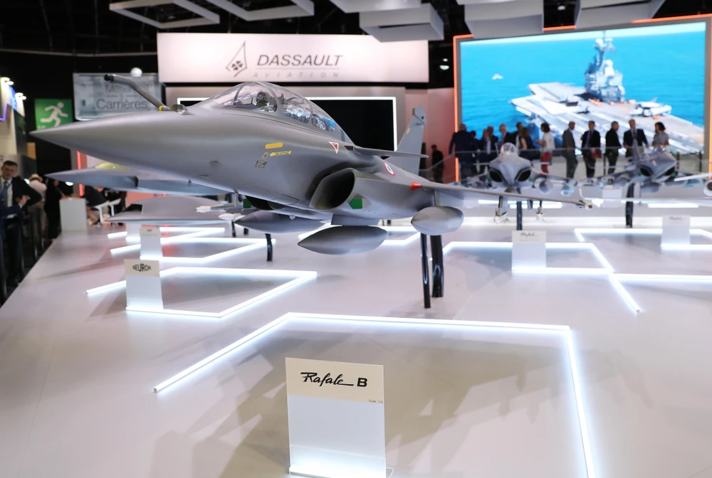 Mẫu máy bay Dassault Rafale được trưng bày tại Triển lãm hàng không quốc tế Paris ở sân bay Le Bourget, gần Paris, Pháp ngày 17/6/2019. (Ảnh: THX/TTXVN)