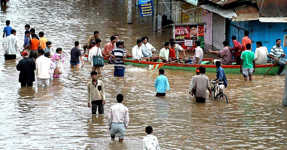 Cảnh ngập lụt tại Sangli, Ấn Độ. Ảnh: (AFP/TTXVN)