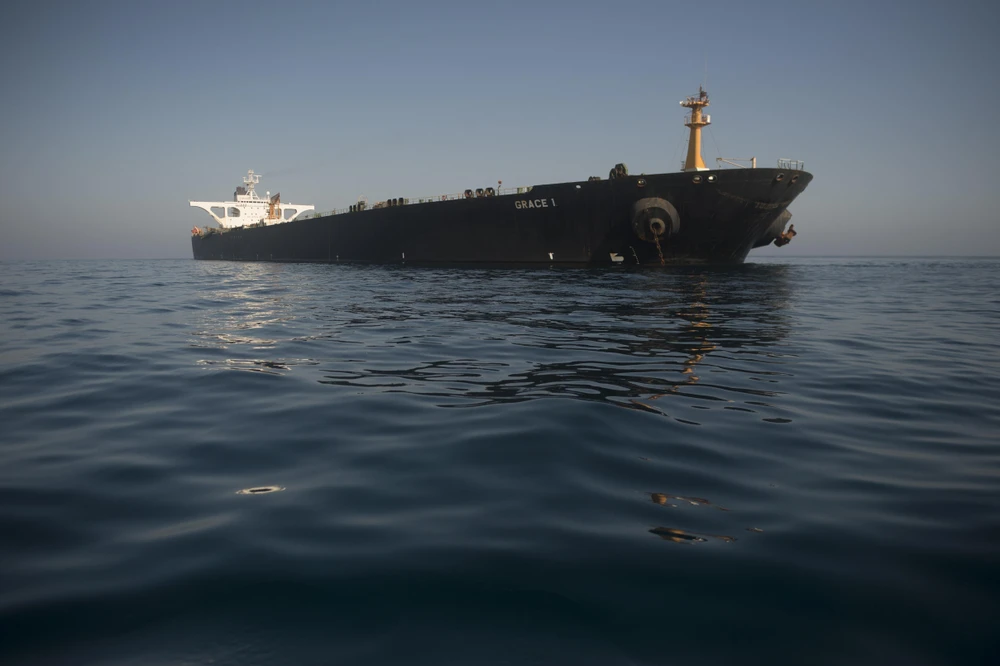 Tàu chở dầu Grace 1 của Iran ở ngoài khơi bờ biển Gibraltar ngày 15/8/2019. (Ảnh: AFP/TTXVN)