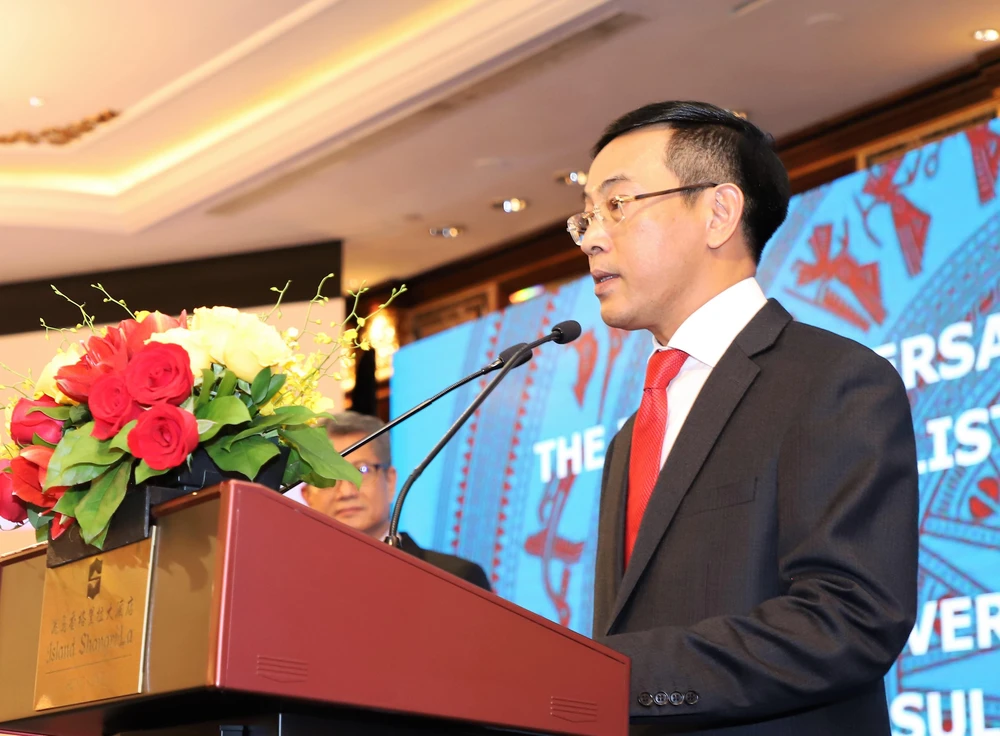 Tổng Lãnh sự Trần Thanh Huân phát biểu tại buổi lễ. (Ảnh: PV/Vietnam+)
