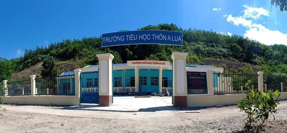 Công trình Trường Tiểu học thôn Alua dành cho con em người dân tộc thiểu số C'tu sinh sống tại xã Dang, huyện Tây Giang, tỉnh Quảng Nam chính thức đưa vào sử dụng từ năm học 2019-2020. (Ảnh: TTXVN)