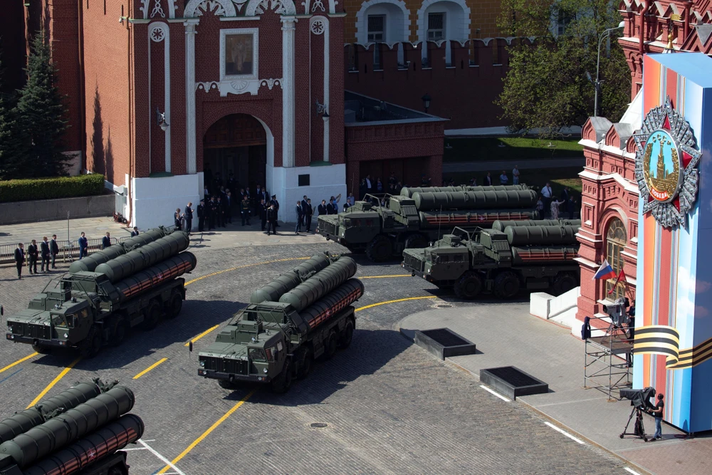 Hệ thống phòng thủ tên lửa S-400 trong lễ tổng duyệt kỷ niệm Ngày Chiến thắng ở Moskva, Nga,ngày 7/5/2019. (Ảnh: AFP/TTXVN)