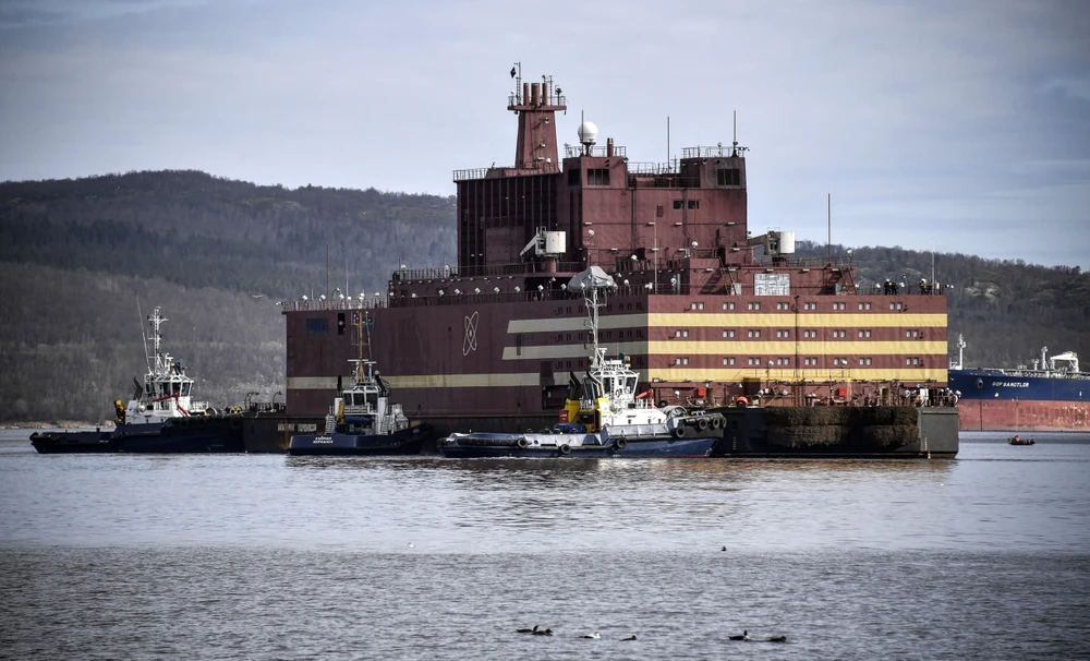 Nhà máy điện hạt nhân nổi Akademik Lomonosov tại thành phố Murmansk, miền bắc nước Nga, ngày 19/5/2018. (Ảnh: AFP/ TTXVN)