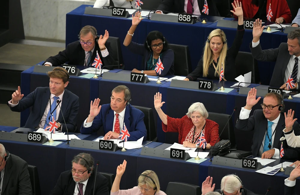 Toàn cảnh phiên bỏ phiếu của Nghị viện châu Âu về lập trường của Liên minh châu Âu đối với "Thỏa thuận Brexit", tại Strasbourg, Đông Bắc Pháp ngày 18/9/2019. (Ảnh: AFP/TTXVN)